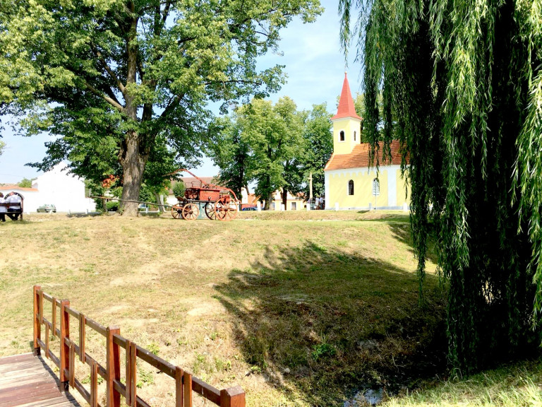 Výhled na místní kostelík